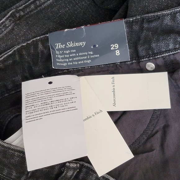 A&F Curve Love Skinny High Rise Jeans - Picture 11 of 11